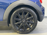 MINI Hatch 3 Portes Cooper 136 ch BVA6 Edition Blackfriars