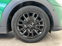 MINI Hatch 5 Portes Cooper 136 ch DKG7 Essential
