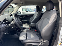 MINI (F56) COOPER SE 184 PREMIUM BVA