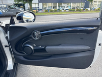 MINI (F56) COOPER SE 184 CAMDEN BVA