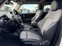 MINI (F56) COOPER SE 184 CAMDEN BVA