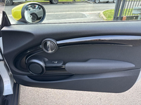 MINI (F56) COOPER SE 184 CAMDEN BVA