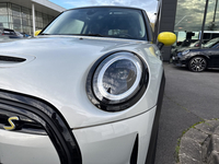 MINI (F56) COOPER SE 184 CAMDEN BVA