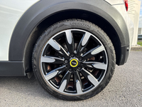 MINI Hatch 3 Portes Cooper SE 184 ch Essential