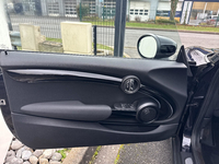 MINI (F56) COOPER SE 184 PREMIUM PLUS BVA