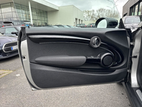 MINI (F56) COOPER SE 184 PREMIUM  BVA