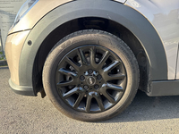 MINI (F55) COOPER 136 CAMDEN BVA7