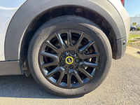 MINI (F56) COOPER SE 184 PREMIUM PLUS BVA