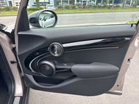 MINI (F55) COOPER 136 PREMIUM PLUS BVA7