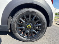 MINI (F56) COOPER SE 184 PREMIUM BVA