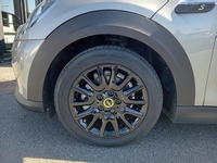 MINI (F56) COOPER SE 184 PREMIUM BVA